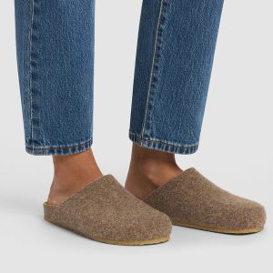 Lakehouse Clog