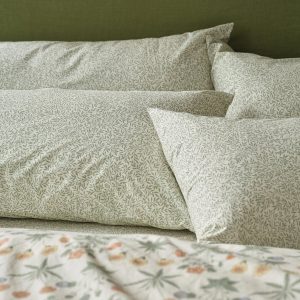 Mellow Green Standen Cotton Pillowcases (Pair)